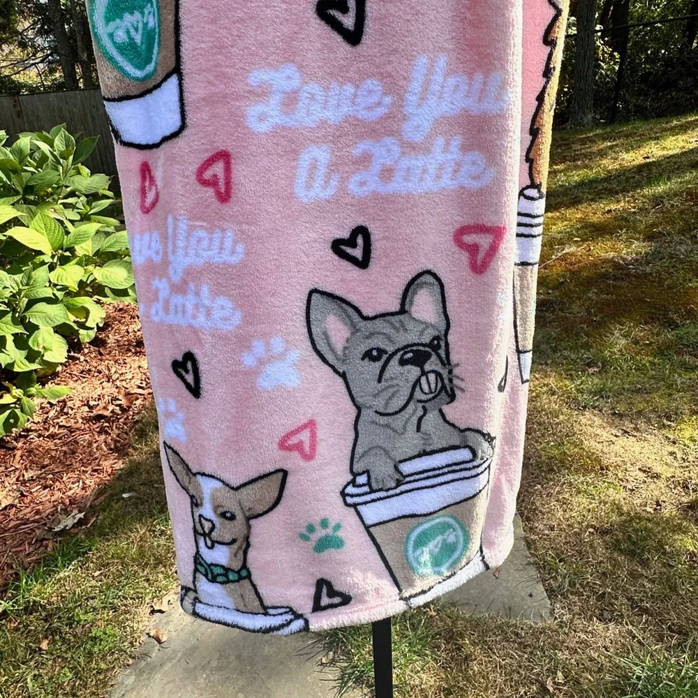 Pickle & Dot Frenchie Chihuahua Latte Lovers Plush Throw Blanket 60x70 Pink